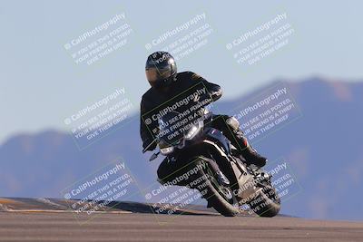 media/Nov-06-2023-Moto Forza (Mon) [[ce023d0744]]/3-Intermediate Group/Session 5 (Turn 9)/